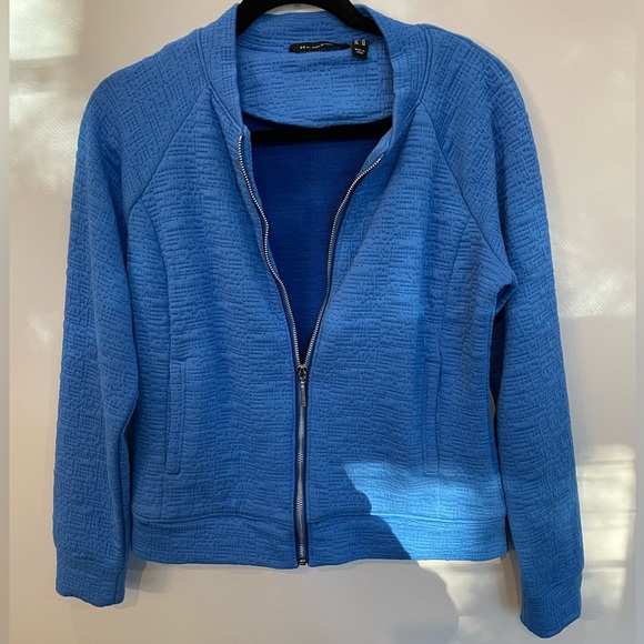 H by Halston Women’s Blue Zip Up Top Size 4 - Picture 2 of 10
